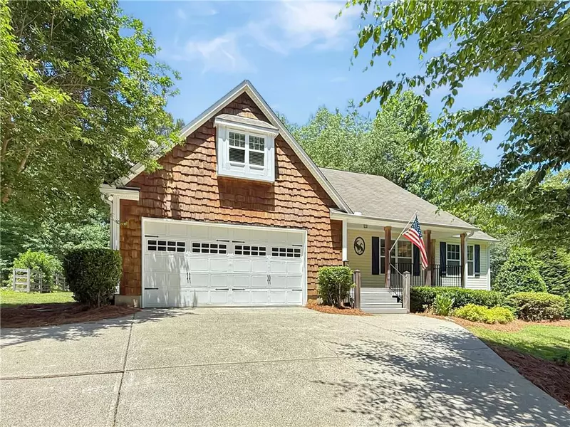 69 Blakes LN, Talking Rock, GA 30175