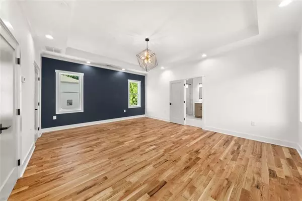 Avondale Estates, GA 30002,327 Ohm AVE