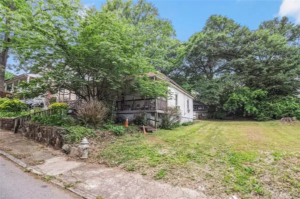 1052 CURRAN ST NW, Atlanta, GA 30318