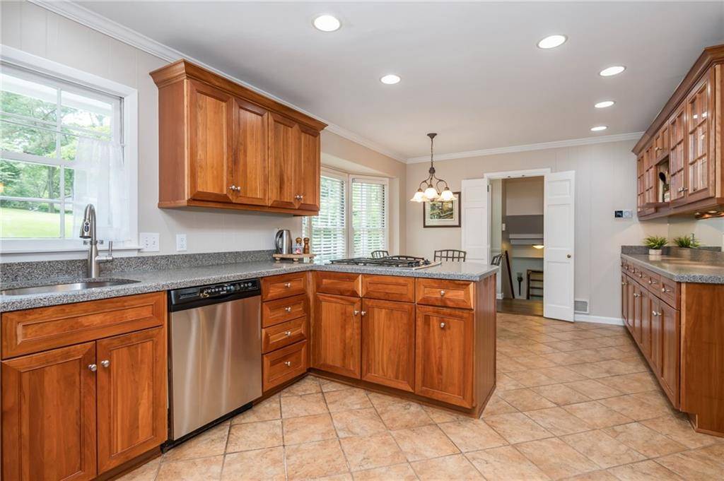 Atlanta, GA 30328,6505 Whispering LN