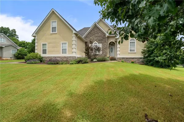 230 Hardwood CT, Adairsville, GA 30103