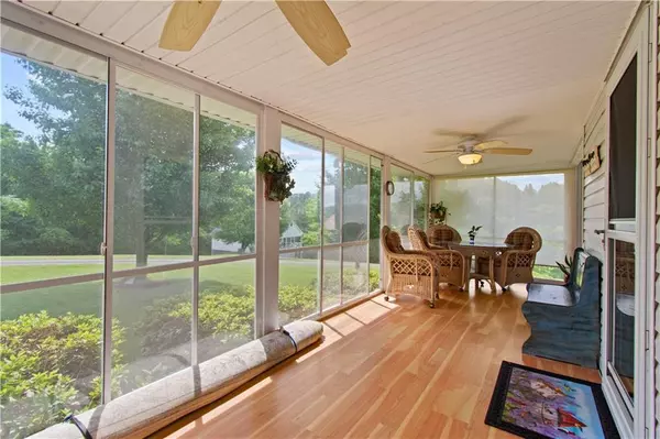 Ellijay, GA 30536,284 Riveredge DR