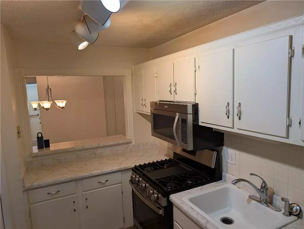 Atlanta, GA 30350,206 RIVER RUN DR