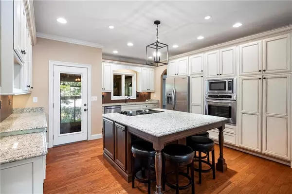 Dalton, GA 30720,512 Williamsburg DR