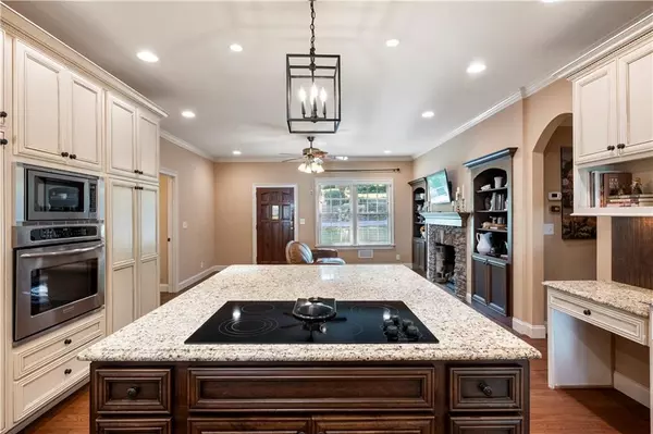 Dalton, GA 30720,512 Williamsburg DR