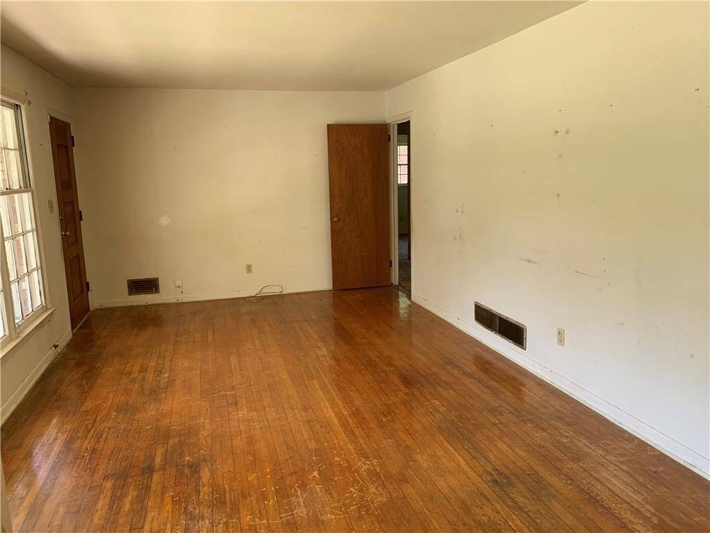 East Point, GA 30344,2703 Arrowood DR
