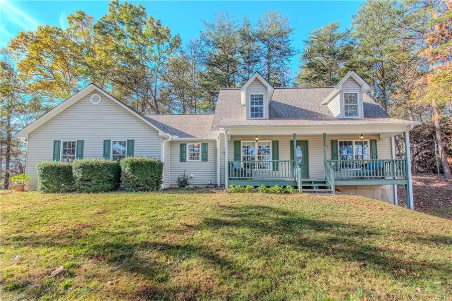 32 Muscogee DR N, Ellijay, GA 30540