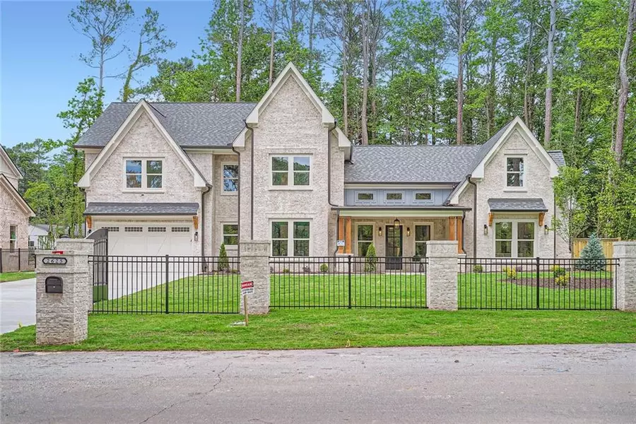 2625 Beverly LN, Snellville, GA 30078