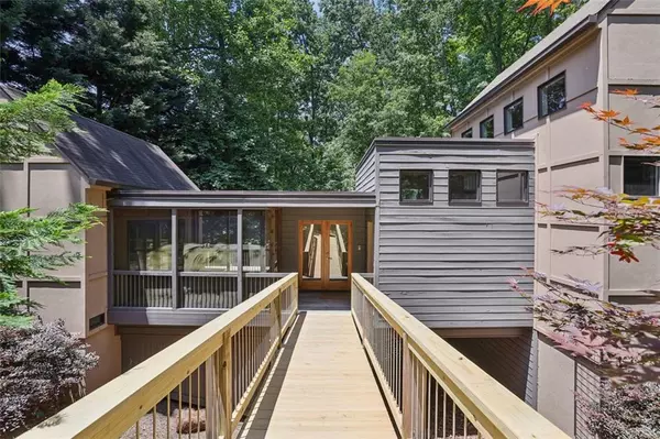 Flowery Branch, GA 30542,6550 BLUEWATERS DR