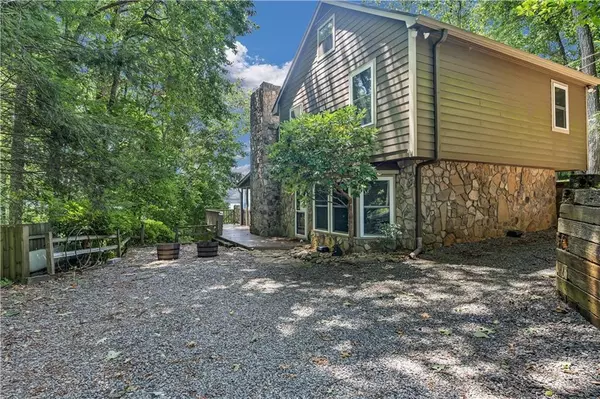 Ellijay, GA 30536,368 Walnut RDG