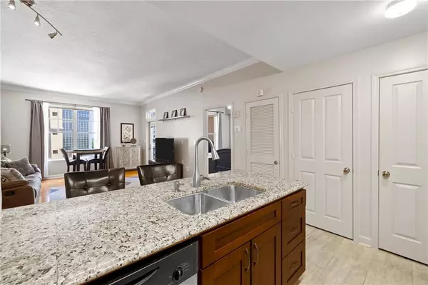 Atlanta, GA 30309,1101 Juniper ST NE #1216