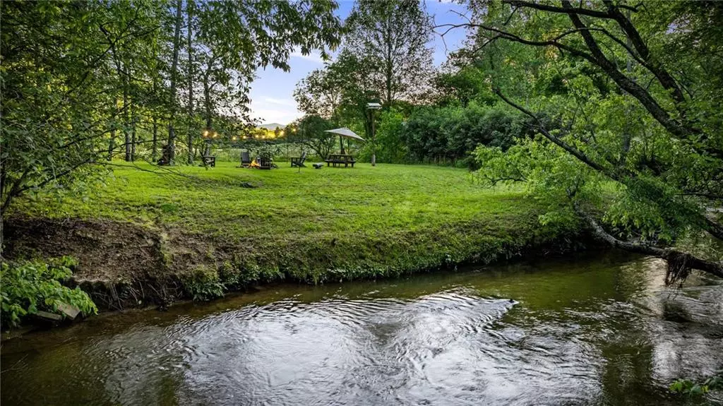 Blue Ridge, GA 30513,390 Sunnybrook RD