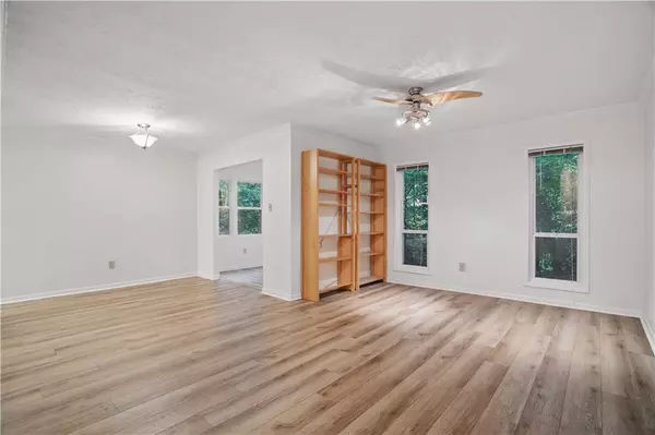 Atlanta, GA 30342,5157 Roswell RD #1