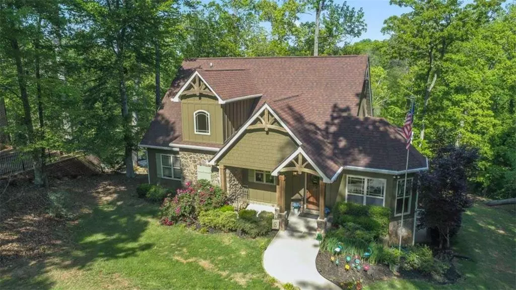 210 Lake Pines RD, Jackson, GA 30233