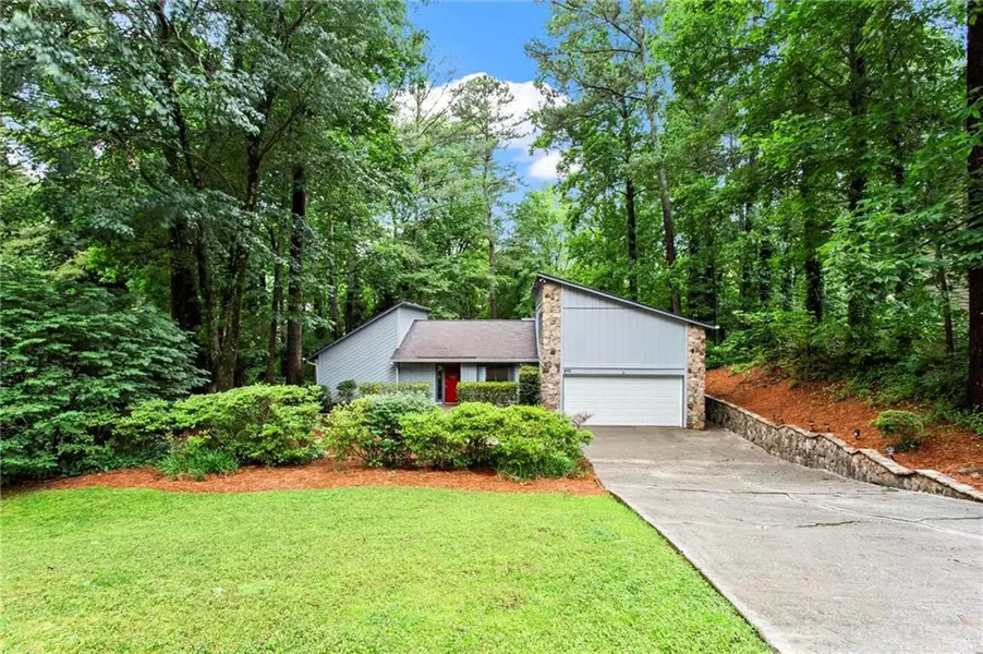 895 Fawn WAY, Marietta, GA 30068