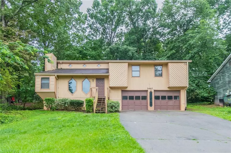 3440 Quinn Ridge DR, Snellville, GA 30039