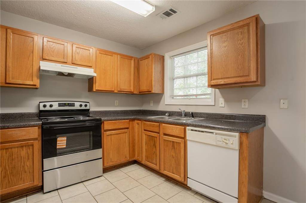 Lithonia, GA 30038,7070 Ravenwood LN