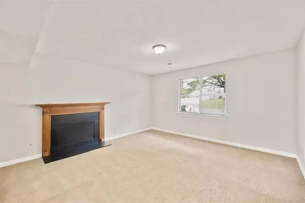 Stone Mountain, GA 30088,946 Redan TRCE