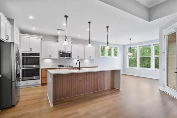 Hoschton, GA 30548,272 Silver CT