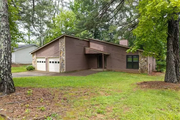 Jonesboro, GA 30238,9383 Woodknoll WAY