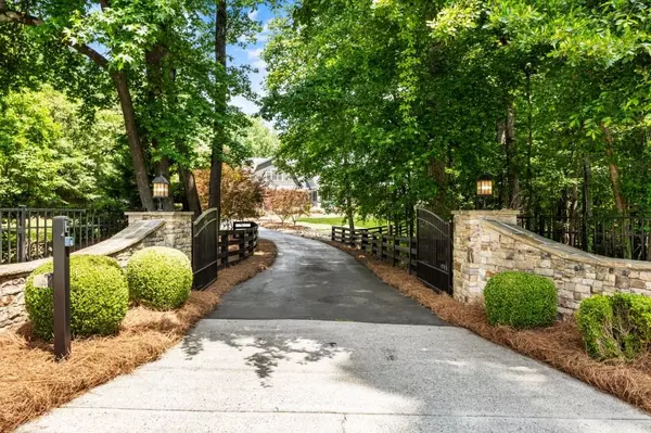 Roswell, GA 30075,390 Hembree RD