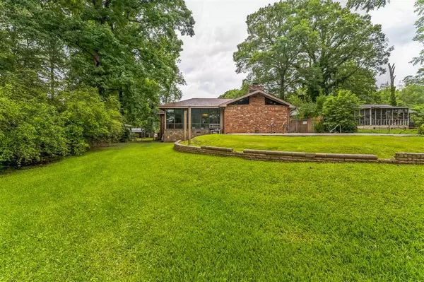 Rex, GA 30273,3553 Lakeview DR