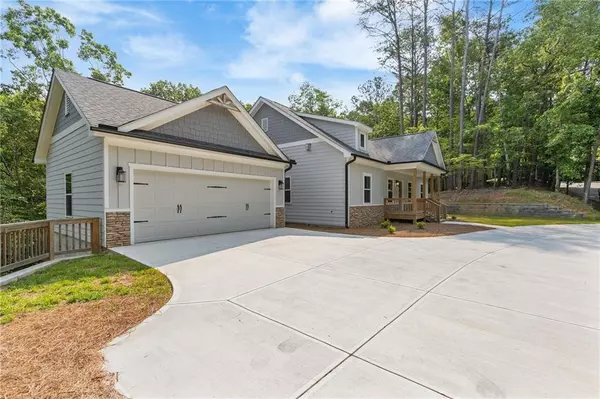 Waleska, GA 30183,114 Washington Oak CT