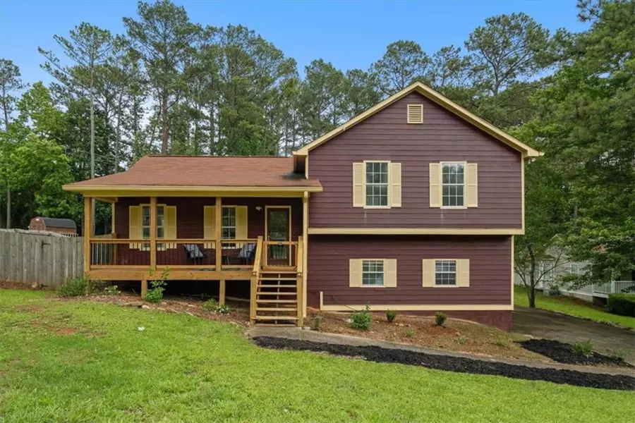 35 Lady Morgan LN, Dallas, GA 30157