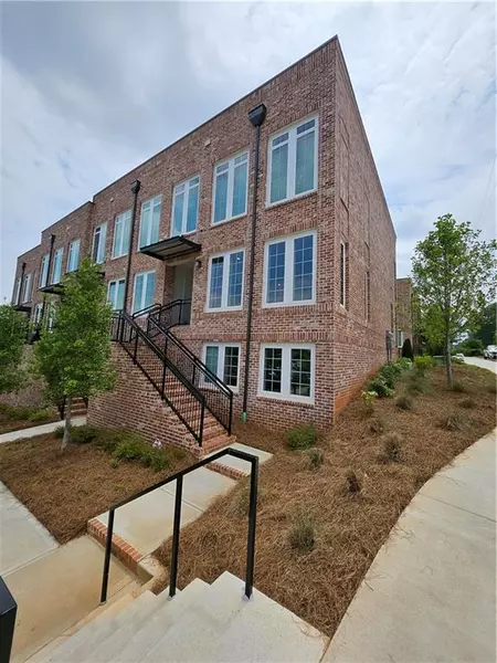 401 Burton DR, Alpharetta, GA 30009