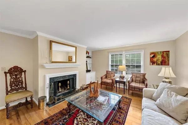 30 Chaumont SQ NW, Atlanta, GA 30327