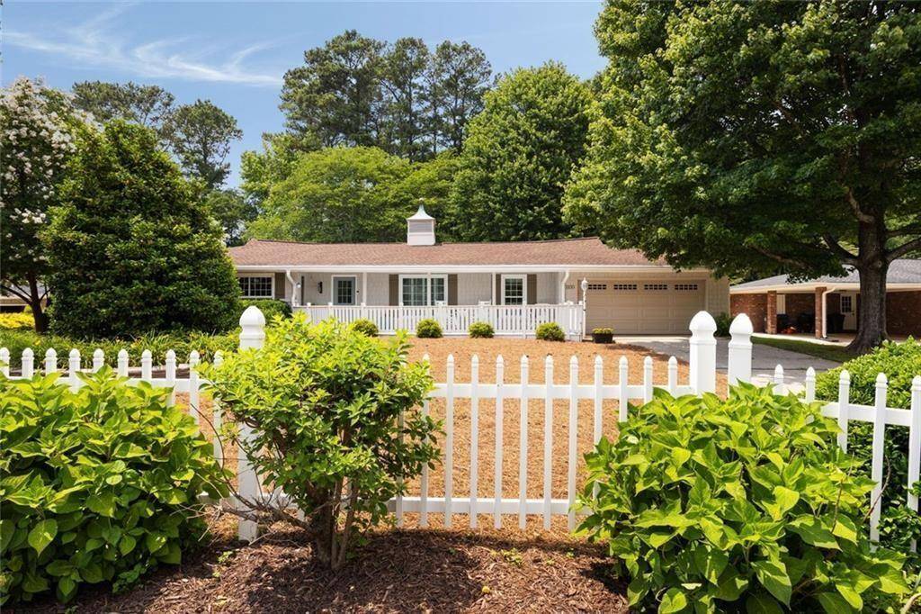 1100 Tuxedo DR, Roswell, GA 30075