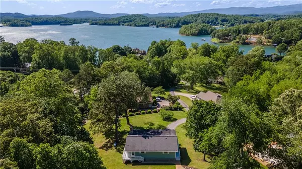 Hiawassee, GA 30546,1008 Lakeview Acres