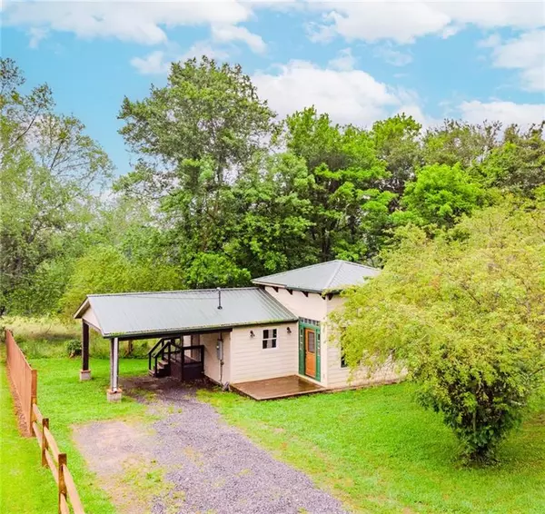 Ellijay, GA 30536,5198 Highway 52 E