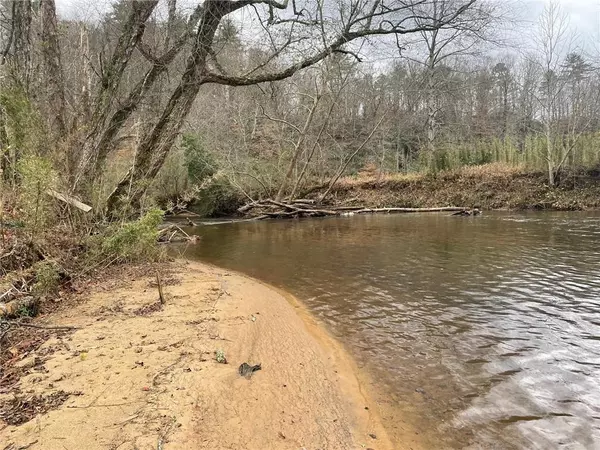 Dahlonega, GA 30533,33 T J Mote RD
