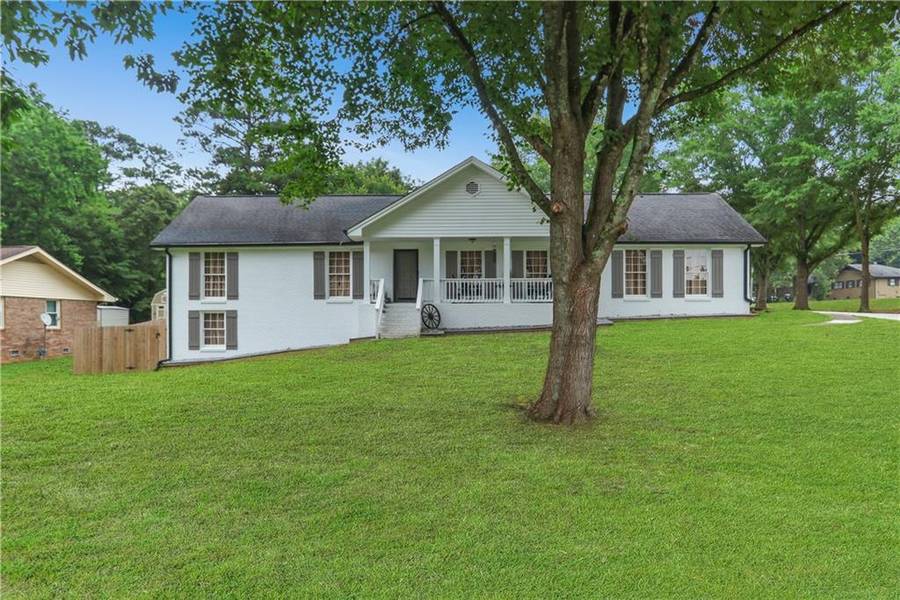 2136 Briarwood CT, Snellville, GA 30078