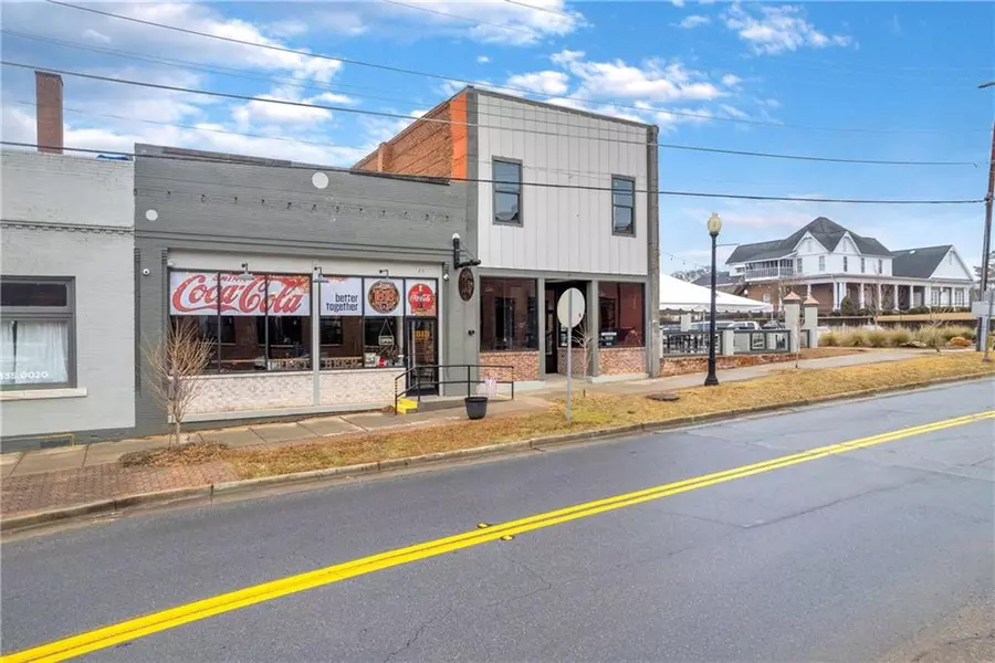 71 State ST, Commerce, GA 30529