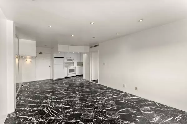 Atlanta, GA 30305,2285 Peachtree RD NE #801