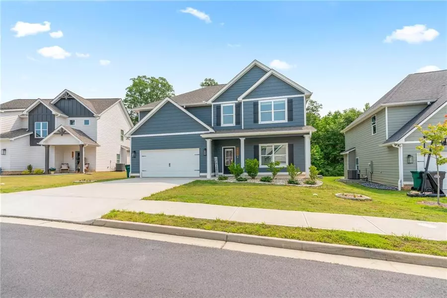 125 Kingston CIR, Carrollton, GA 30117