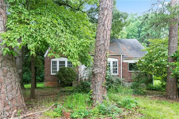 Atlanta, GA 30310,1699 Emerald AVE SW