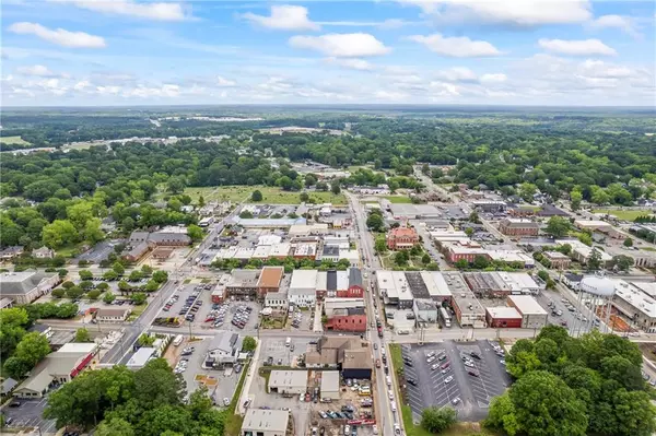 Monroe, GA 30655,100 N Broad ST