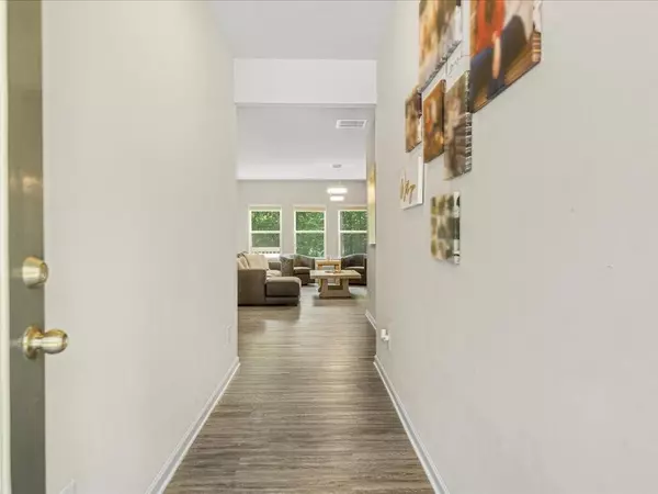 Canton, GA 30114,340 Louise LN