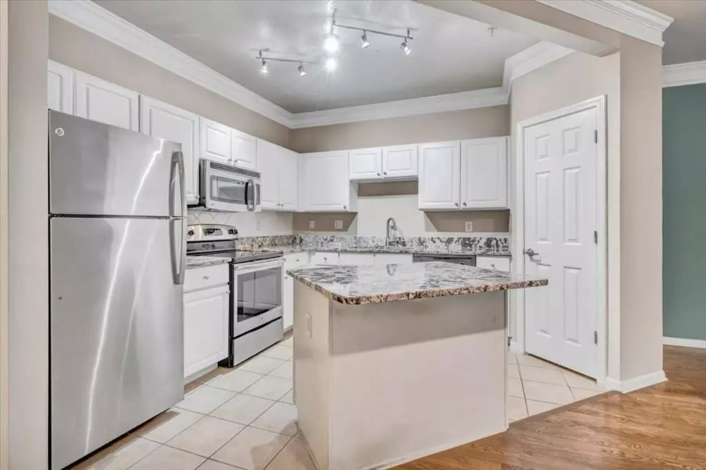 Dunwoody, GA 30338,1850 Cotillion DR #3305