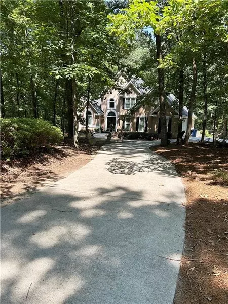 2901 Briscoe RD, Loganville, GA 30052