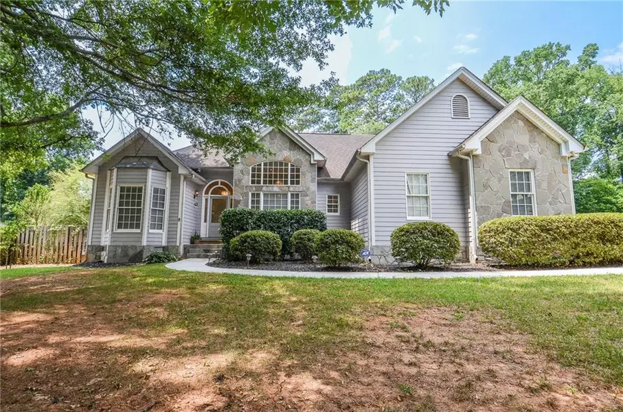 223 Windsong LN SW, Lilburn, GA 30047