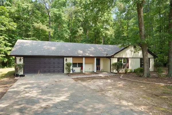 225 Hardwood DR, Covington, GA 30016