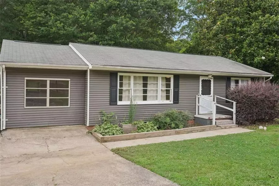 119 Glen Iris DR, Monroe, GA 30655