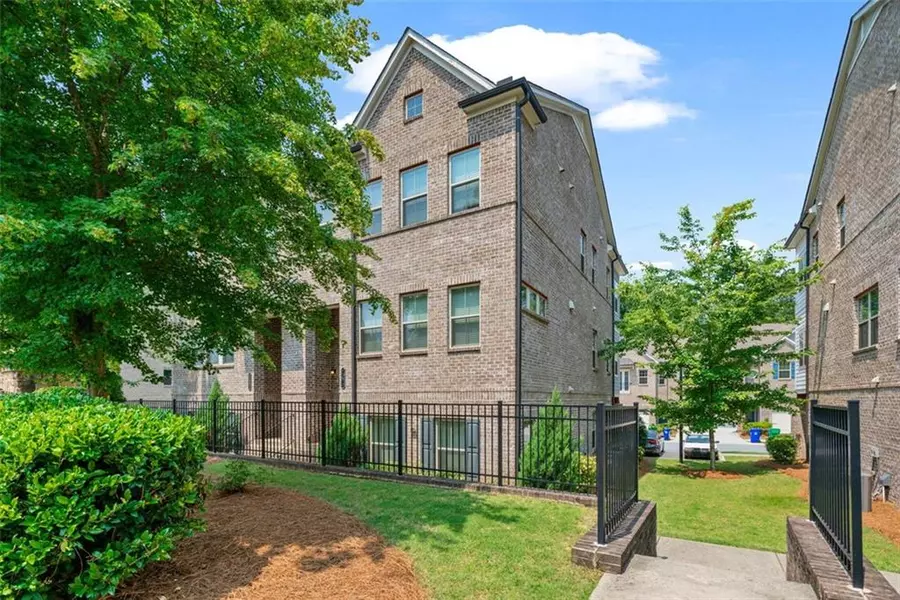 1463 EDGEBROOK CT NE #14, Atlanta, GA 30329