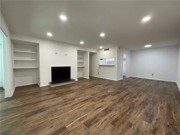 Atlanta, GA 30338,1006 Dunbar DR