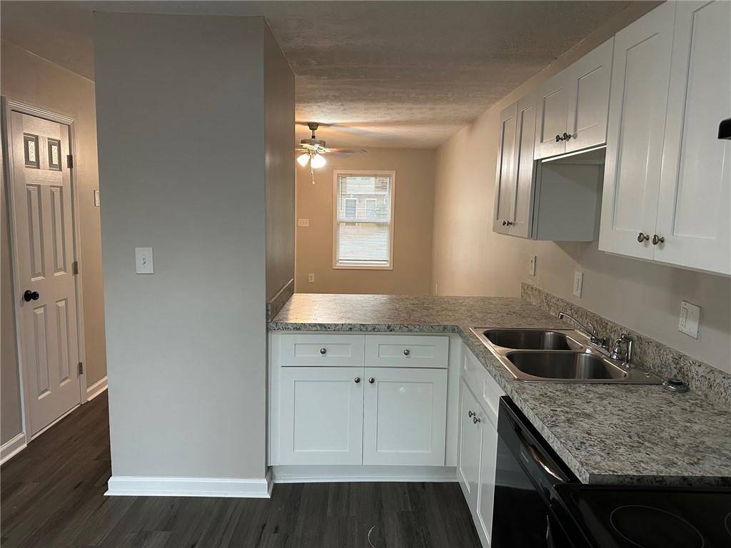 Flowery Branch, GA 30532,5144 Spring ST #2