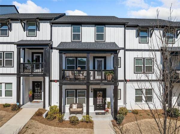 1052 Knoxboro LN #A, Woodstock, GA 30188